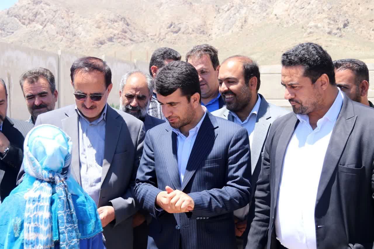  افتتاح زمین چمن مصنوعی با حضور  معاون تربیت‌بدنی و سلامت وزارت آموزش و پرورش