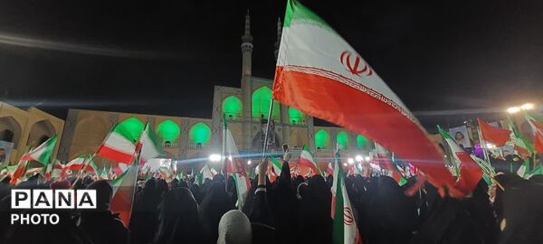 غوغای دوباره یزدی‌ها در حمایت از وطن