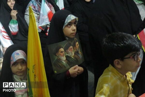 خیابان را رها نمی کنیم