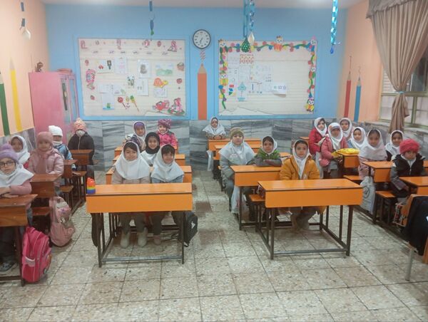 اردو تفریحی دانش آموزان دبستان دخترانه نرجس یک و دو 
