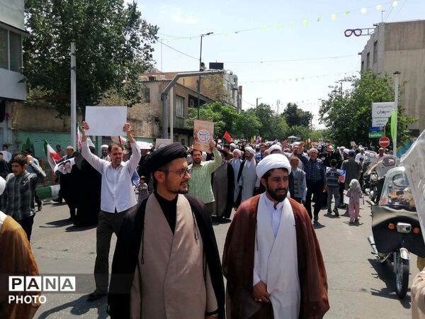 جلوه‌هایی از راهپیمایی 15 خرداد در قم