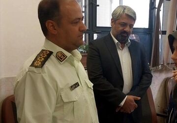 تجلیل از پدران نظامی دانش‌آموزان دبیرستان فرقدانی به مناسبت هفته نیروی انتظامی