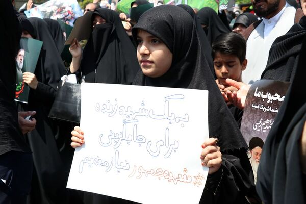 وداع تاریخی مشهدی‌ها با خادم‌الرضا؛ شهید جمهور