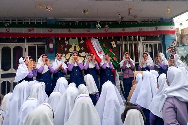 جشن میلاد امام زمان(عج) و ایام الله دهه فجر در مدارس شهرستان قدس