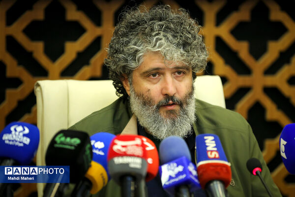 نشست خبری ویژه برنامه‌های نوروز ۱۴۰۴ و ماه مبارک رمضان صدا و سیما