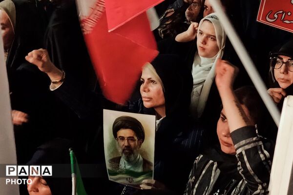 طنین دوباره شعارهای انقلابی در قلب ورامین