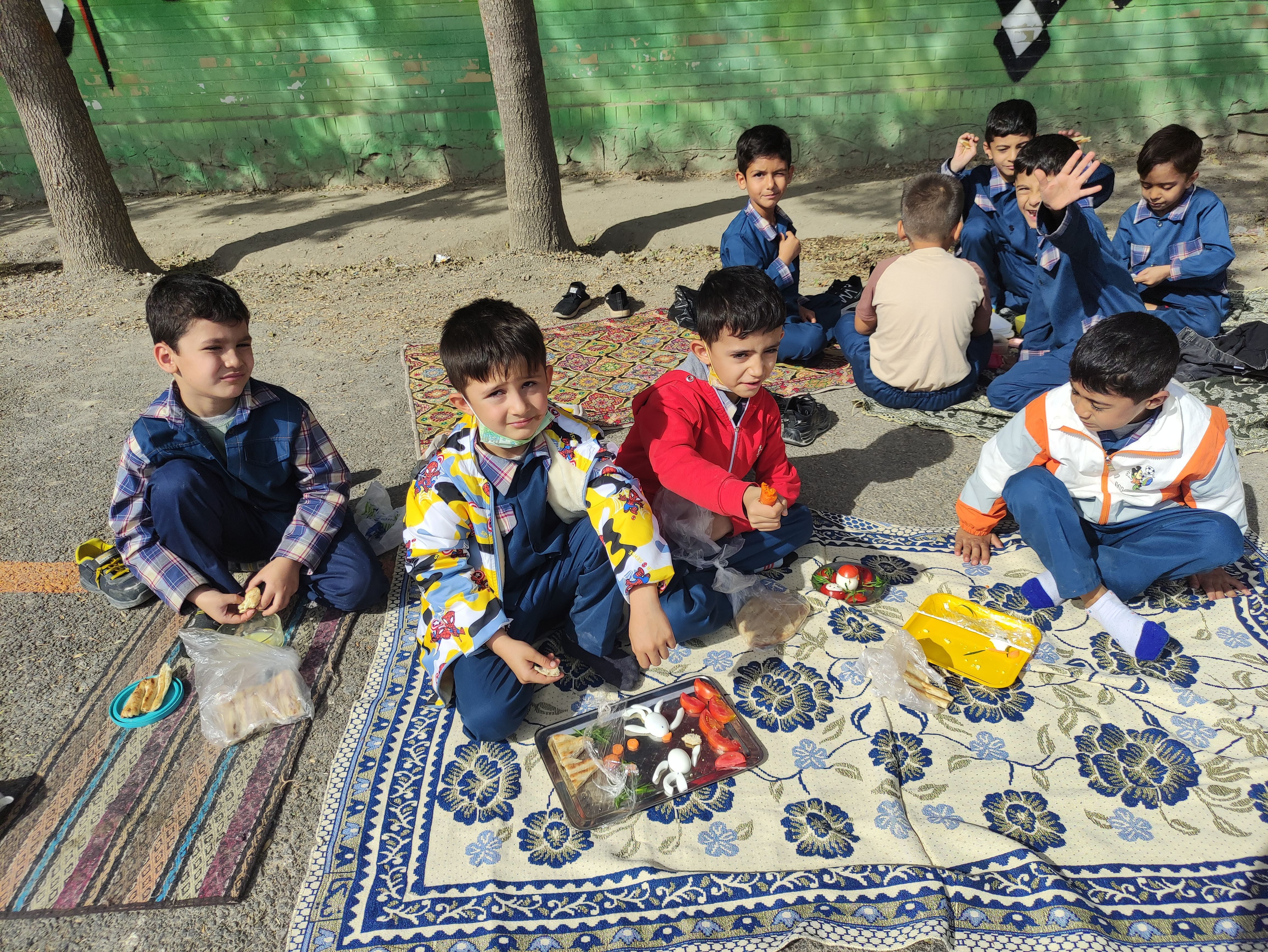 صبحانه سلامت در دبستان هیأت امنایی قرآنی مبین شهرستان شیروان
