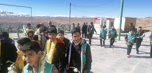 غبارروبی گلزار شهدا 