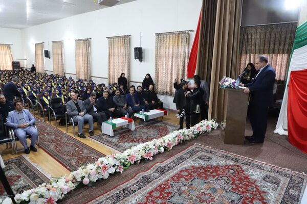 زنگ انقلاب در مدرسه خدیجه کبری ناحیه یک تبریز با حضور استاندار 