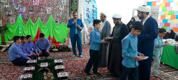 آیین افتتاحیه نمایشگاه قرآن عترت در شهرستان خلیل‌آباد 