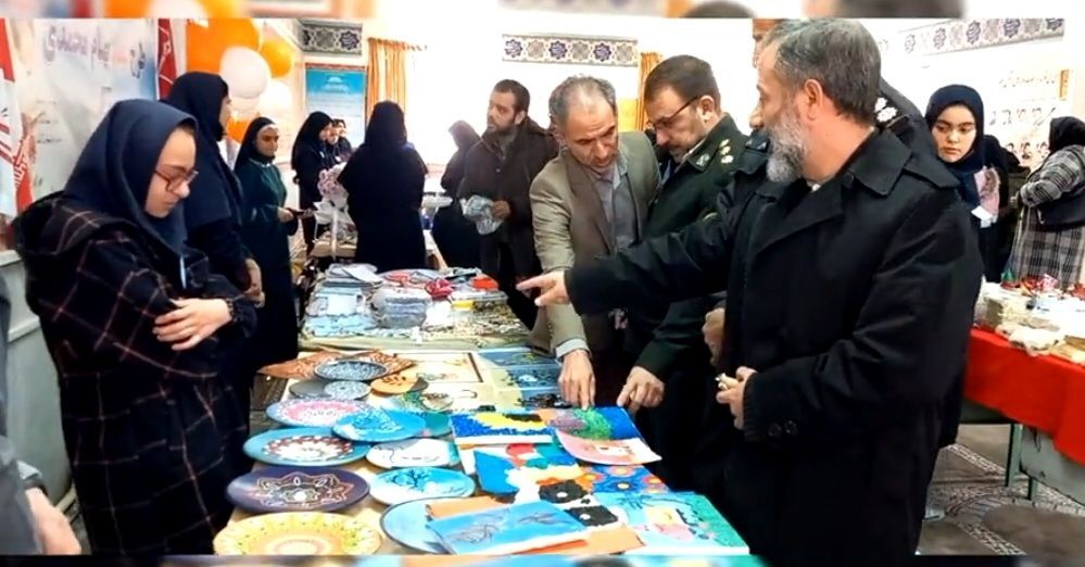 بازارچه کسب‌وکار دانش‌آموزی در آموزشگاه شرف سلطانیه دایر شد