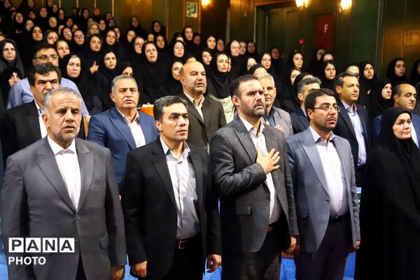آغاز طرح ملی آموزش هوش مصنوعی در مدارس غیردولتی با حضور مقامات ارشد کشور در تبریز