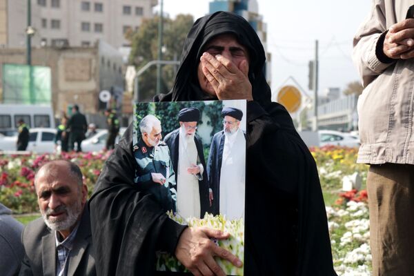 مراسم باشکوه تشیع شهید سردار نیلفروشان در مشهد مقدس 