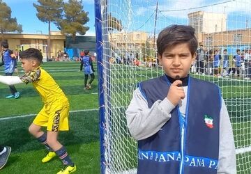 افتتاح اولین زمین چمن مصنوعی  در مدرسه ابتدایی  شاهد باقرالعلوم