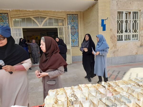 تجلیل از برگزیدگان دبیرستان ۱۵ خرداد 