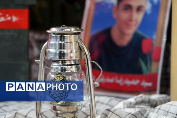 هم‌سرایی هزار نفری دانش‌آموزان یاور انقلاب در اسلامشهر