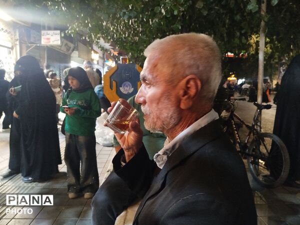 دویست و یازدهمین شب از فعالیت چایخانه حوزه علمیه نیشابور 