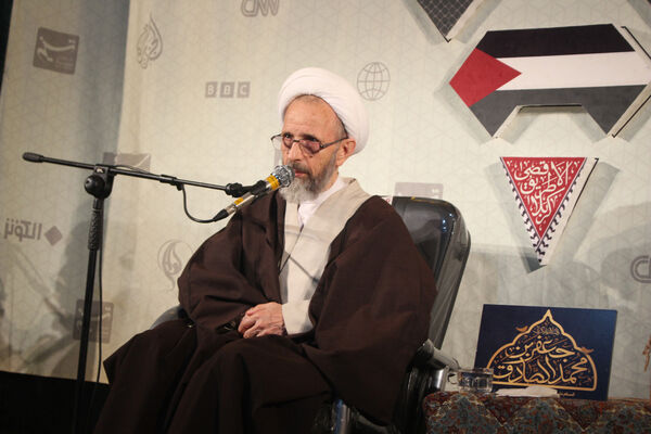 روایتگری طلاب جوان در یادواره شهدای مدرسه حقانی قم