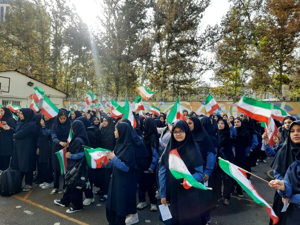 طلوعی تازه برای دانش‌آموزان دبیرستان مصلی نژاد حضرت زهرا در اول مهر