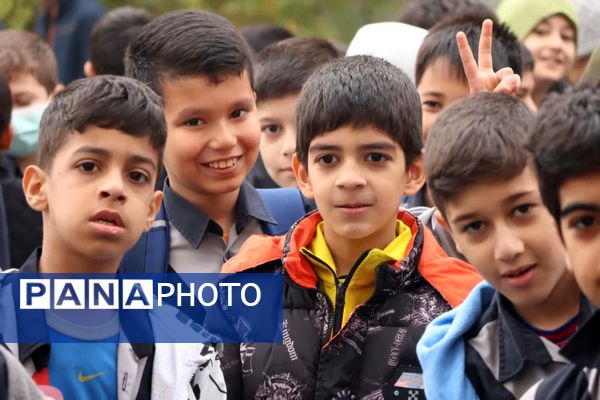 صبحگاه دانش در دبستان خیراندیشان گرگان