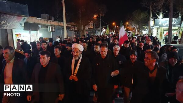 تصاویری از کوهدشتی ها در میدان امام وخروش تماشایی آنها در خیابان های شهر