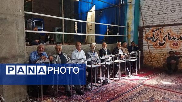 برگزاری نماز جمعه در آغاز هفته بسیج دانش آموزی با حضور دانش آموزان بسیجی نیشابور