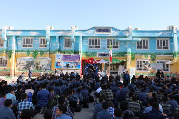 آیین بازگشایی مدارس و نواختن زنگ مهر ایثار و شهادت در ناحیه ۶ مشهد 