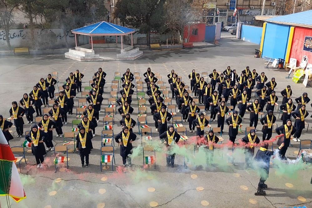  همایش «یاوران انقلاب» با محوریت نقش آفرینی دانش آموزان در گام دوم انقلاب