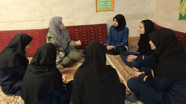 برگزاری محفل انس با قرآن در مرکز پرورش استعدادهای درخشان فرزانگان شهرستان ملارد