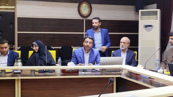 نشست هم‌اندیشی اساتید قرآنی با مسئولان وزارت آموزش و پرورش در تبریز