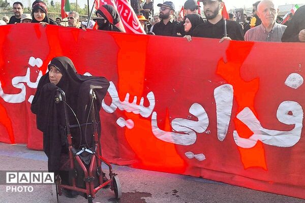 فریاد نسل نو در سوگ رهبر؛ مشقِ وفاداری در قابِ تشییع 