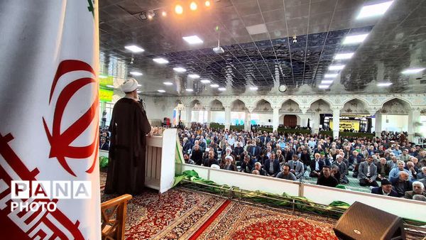 نماز جمعه ای با عطر رمضان در کاشمر 