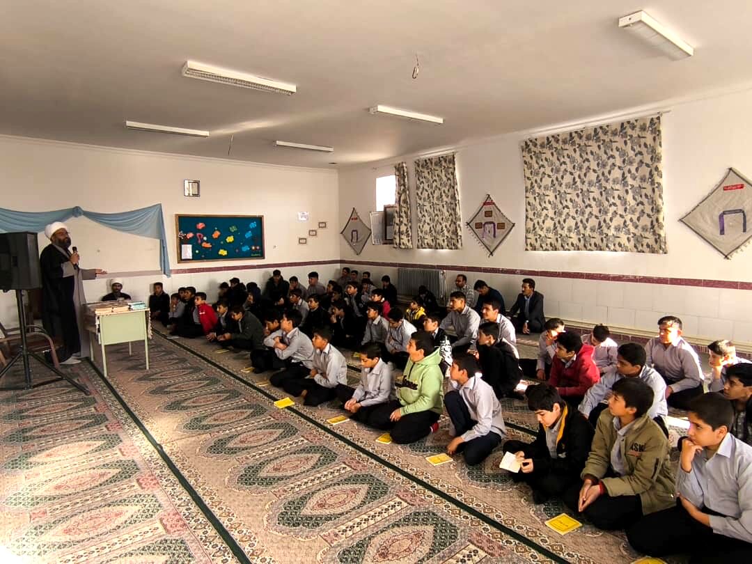 گرامیداشت ایام فاطمیه در دبیرستان خاتم الانبیا خاتم