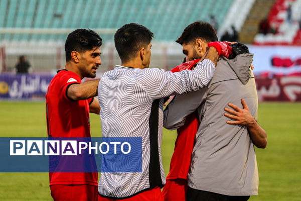 بازی جام حذفی تراکتور و  گل‌گهر سیرجان