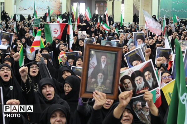 بیعت بانوان مؤمن همدانی با رهبر معظم انقلاب اسلامی 