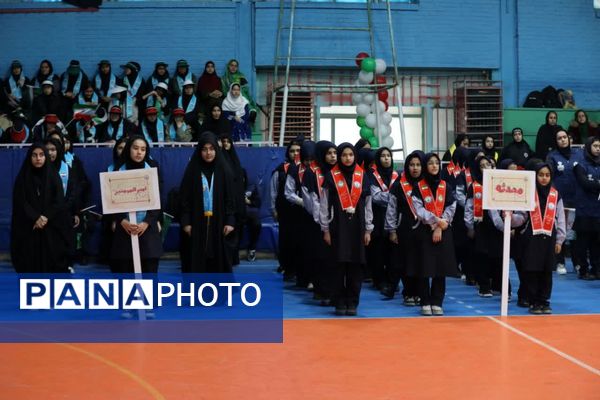 سالن شهید رجایی ورامین میزبان همایش یاوران انقلاب