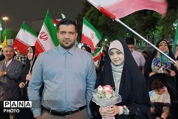 حضوری متفاوت در شبی به یادماندنی در سنگر خیابان