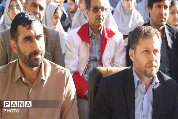 جشن عاطفه‌ها؛ تمرین مهربانی در مدارس اسفراین