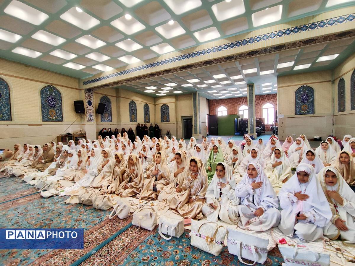 جشن تکلیف دانش‌آموزان مدرسه نصرت مظاهری ناحیه 4 کرج 