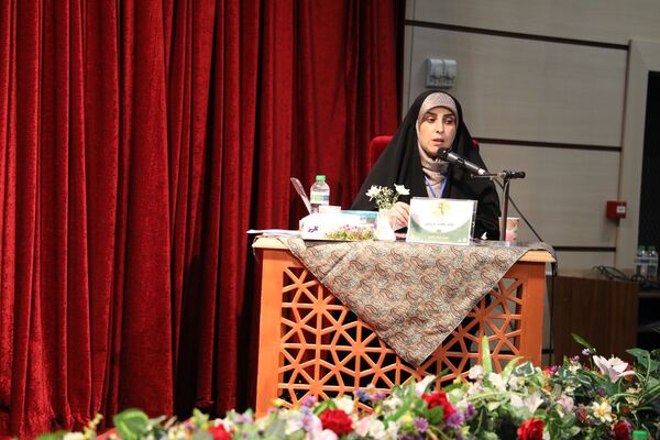 مسابقه قرائت تحقیق خواهران در نهمین دوره مسابقات قرآنی فرهنگیان سراسر کشور