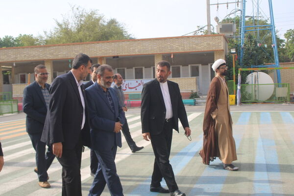 زنگ سپاس معلم در دبستان معینی بوشهر
