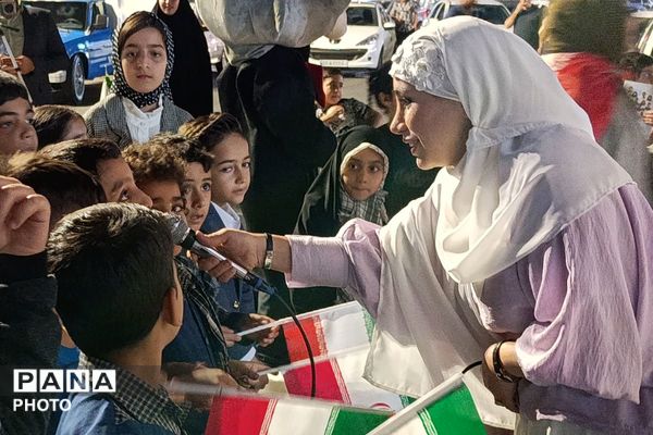 برنامه‌های متنوع فرهنگی دبستان پسرانه قدس ۱ در غرفه شهدای دانش‌آموز ورامین
