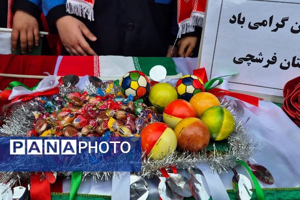 مدارس اسلامشهر یکصدا در جشن انقلاب 