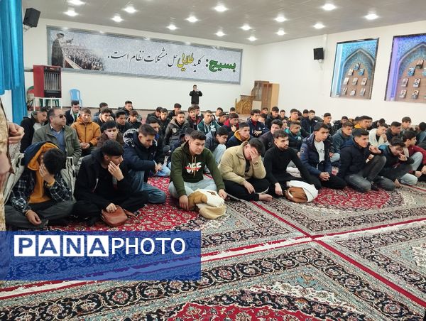 اعزام دانش‌آموزان پسر آشخانه به راهیان نور 