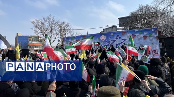 حماسه حضور مردم اراک در راهپیمایی، گامی بلند به سوی ظهور