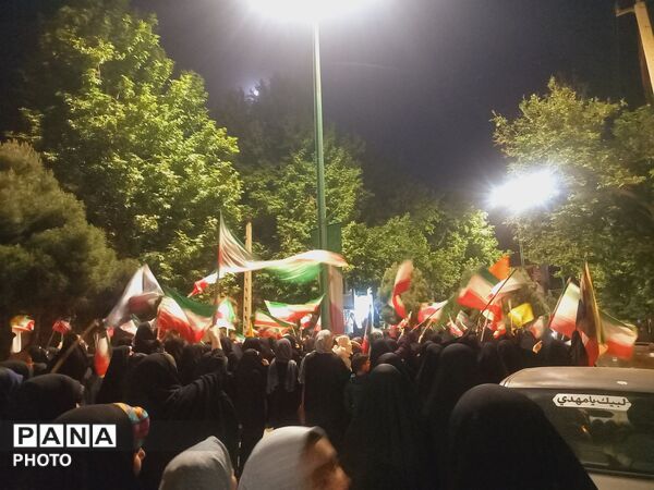 فرقی نمی کند کوچک و بزرگ پای کاریم