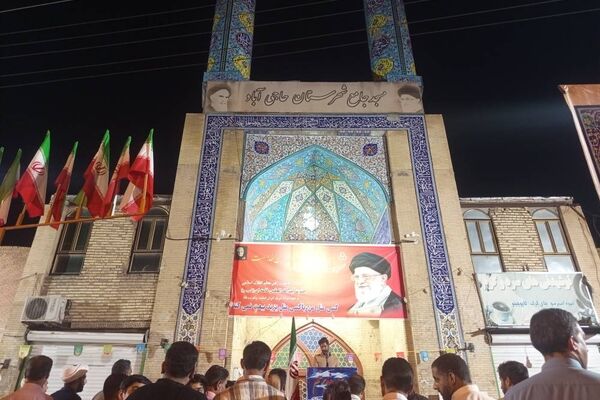 اجلاس سراسری نماز و تجلیل از دانش‌آموزان فعال در حاجی‌آباد