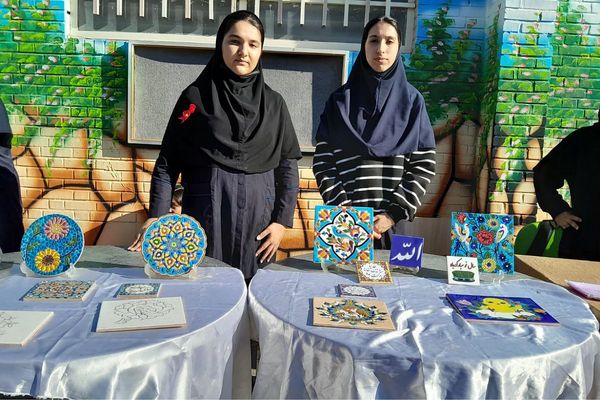 بازارچه کارآفرینی در دبیرستان حجاب