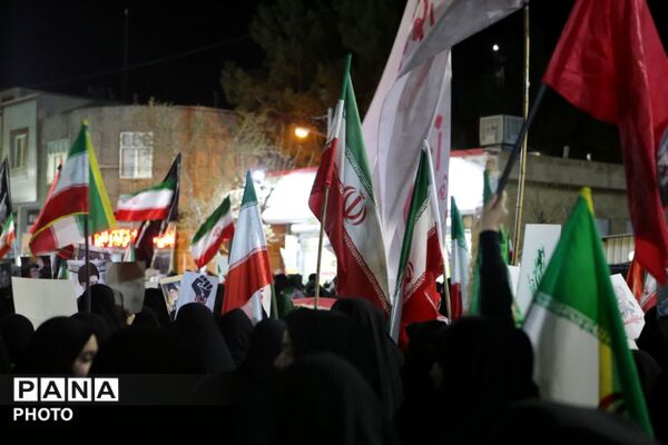  مردم میدان را پرقدرت حفظ کردند
