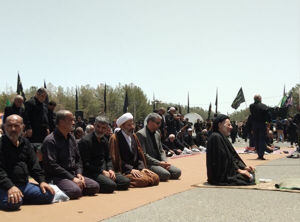 اقامه نماز ظهر عاشورا در بیرجند
